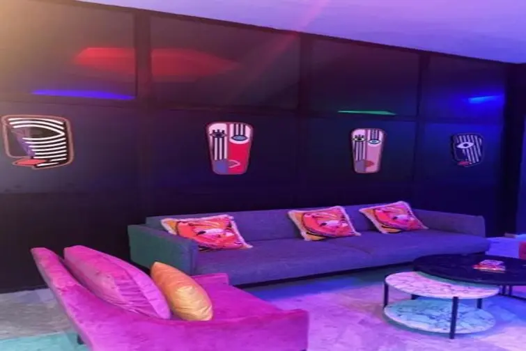 Oasis Hotel gallery image 2