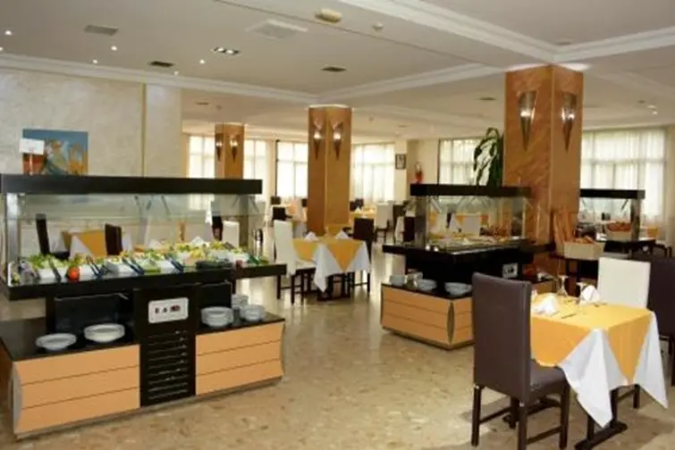 Oasis Hotel gallery image 23