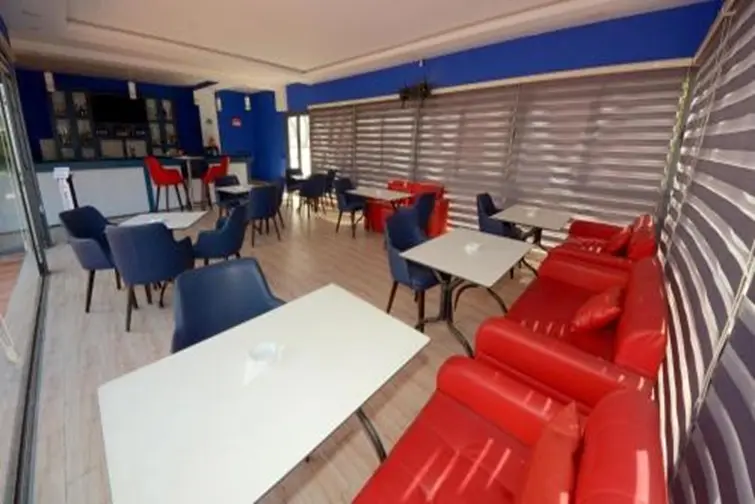 Oasis Hotel gallery image 4
