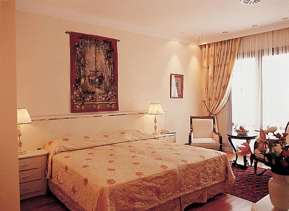 Minerva Premier Hotel gallery image 2