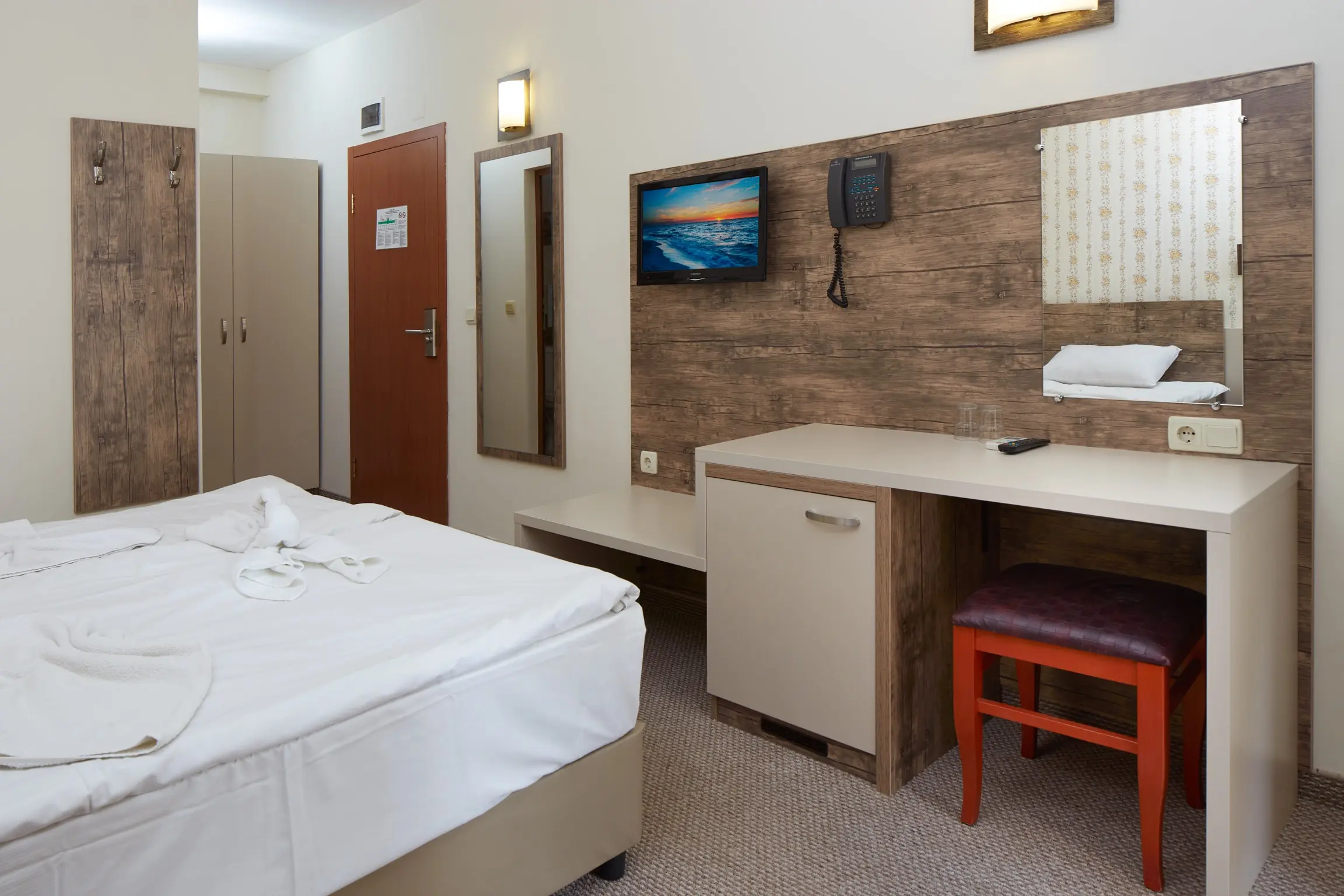 Lira Hotel gallery image 8