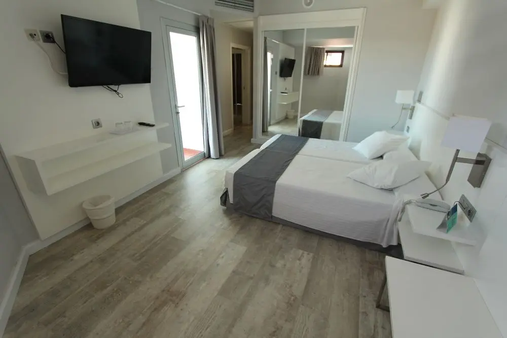 Caserio Hotel gallery image 10