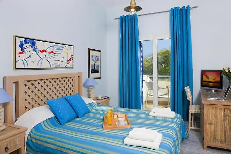Alesahne Beach Hotel gallery image 9