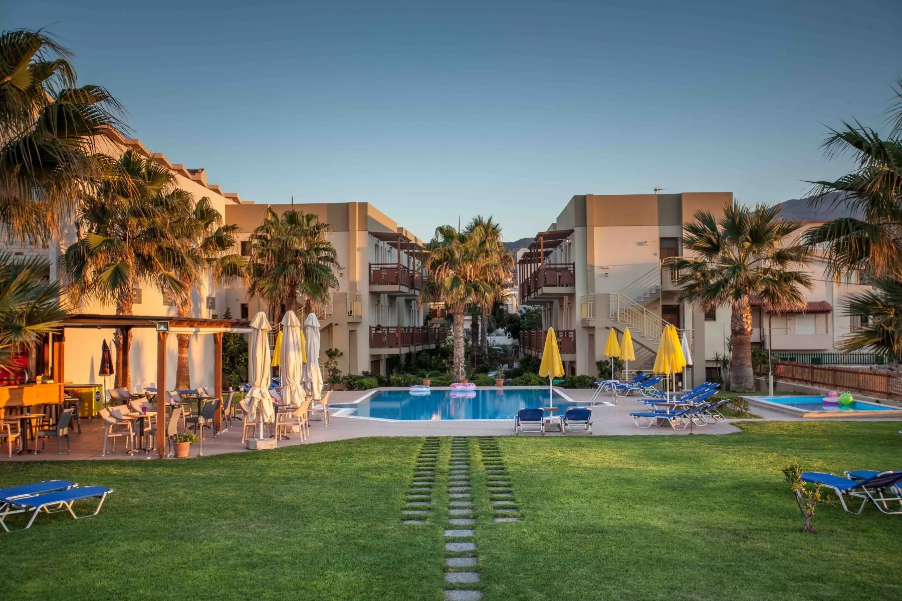 Ilian Beach Aparthotel gallery image 1