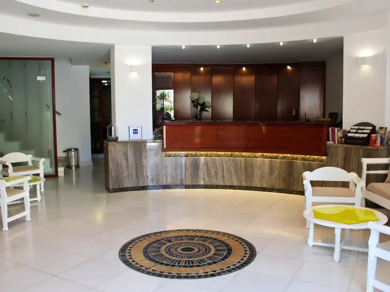 Elina Aparthotel gallery image 2