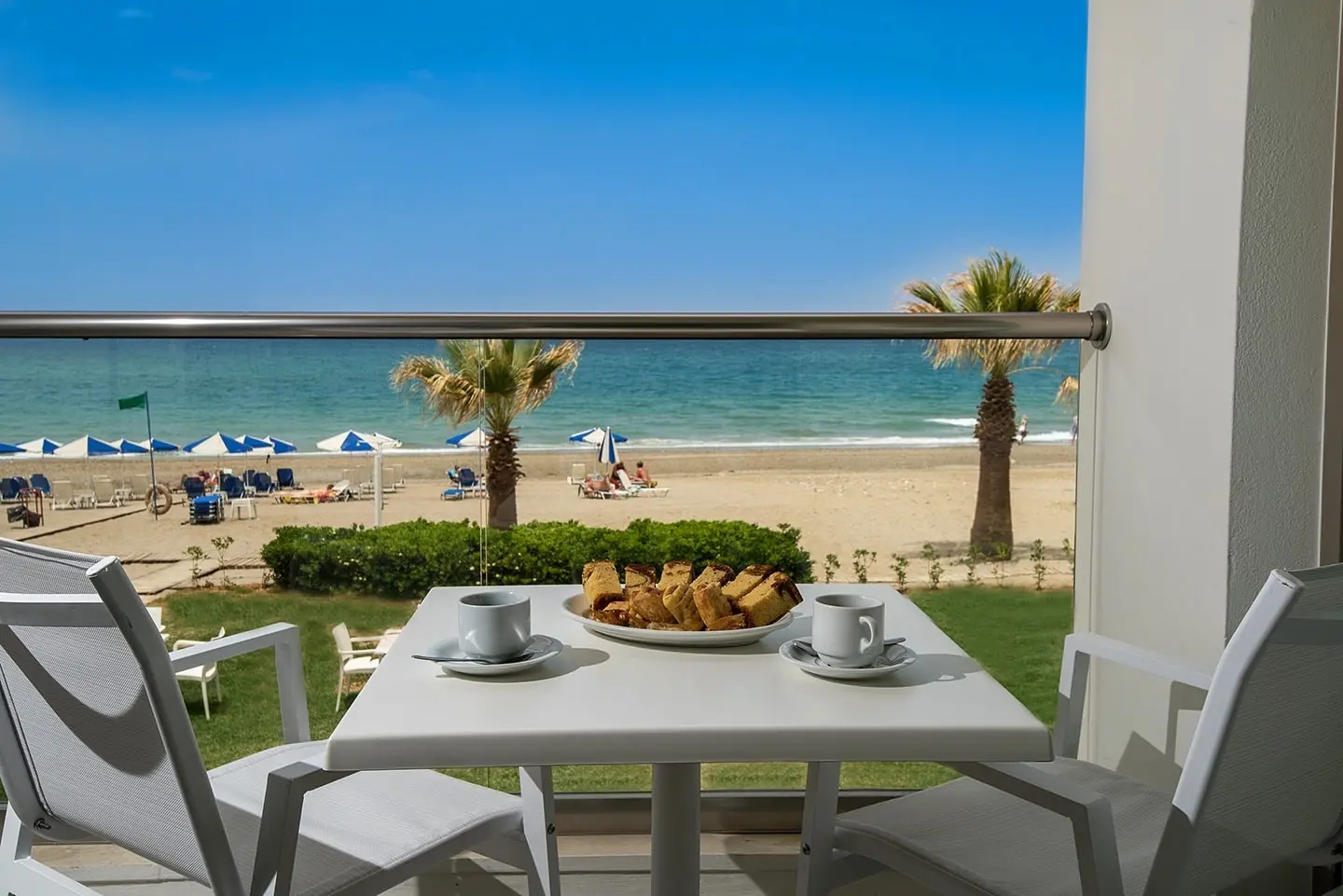 Iperion Beach Aparthotel gallery image 12