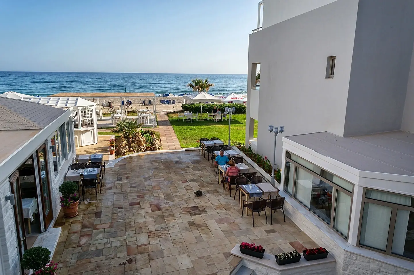 Iperion Beach Aparthotel gallery image 2