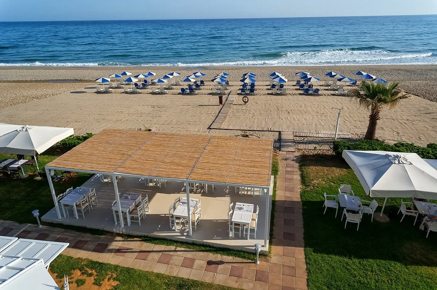 Iperion Beach Aparthotel gallery image 3