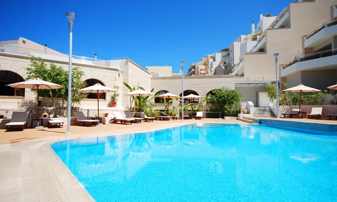 Macaris Suites & Spa