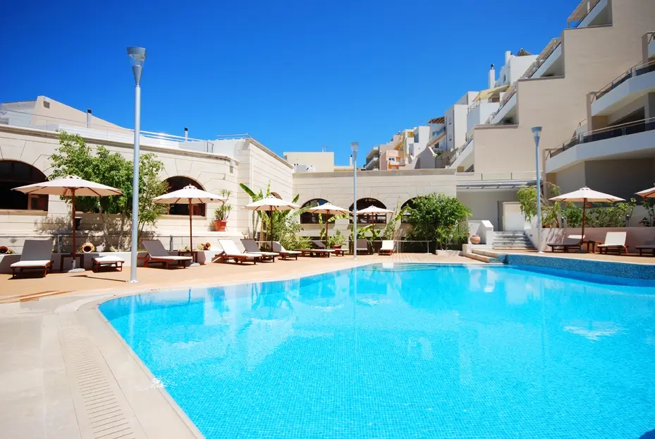 Macaris Suites & Spa