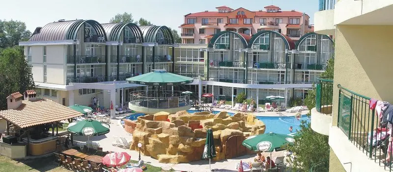 Sunny Day Club gallery image 1