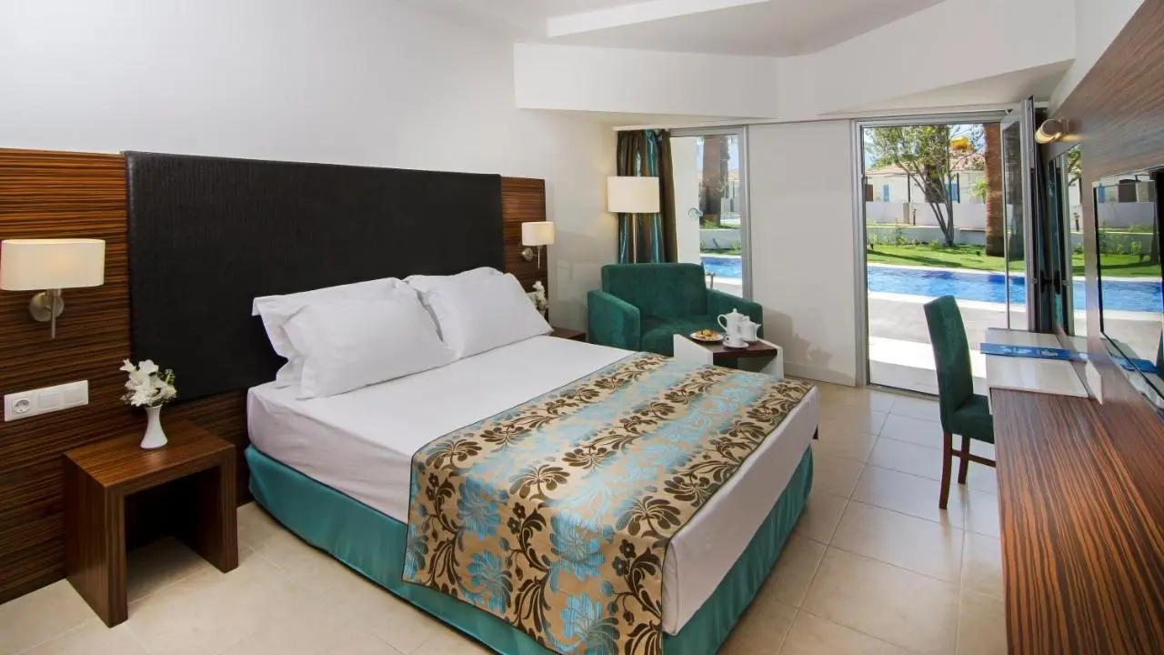 Palm Wings Beach Resort & Spa Kusadasi gallery image 17