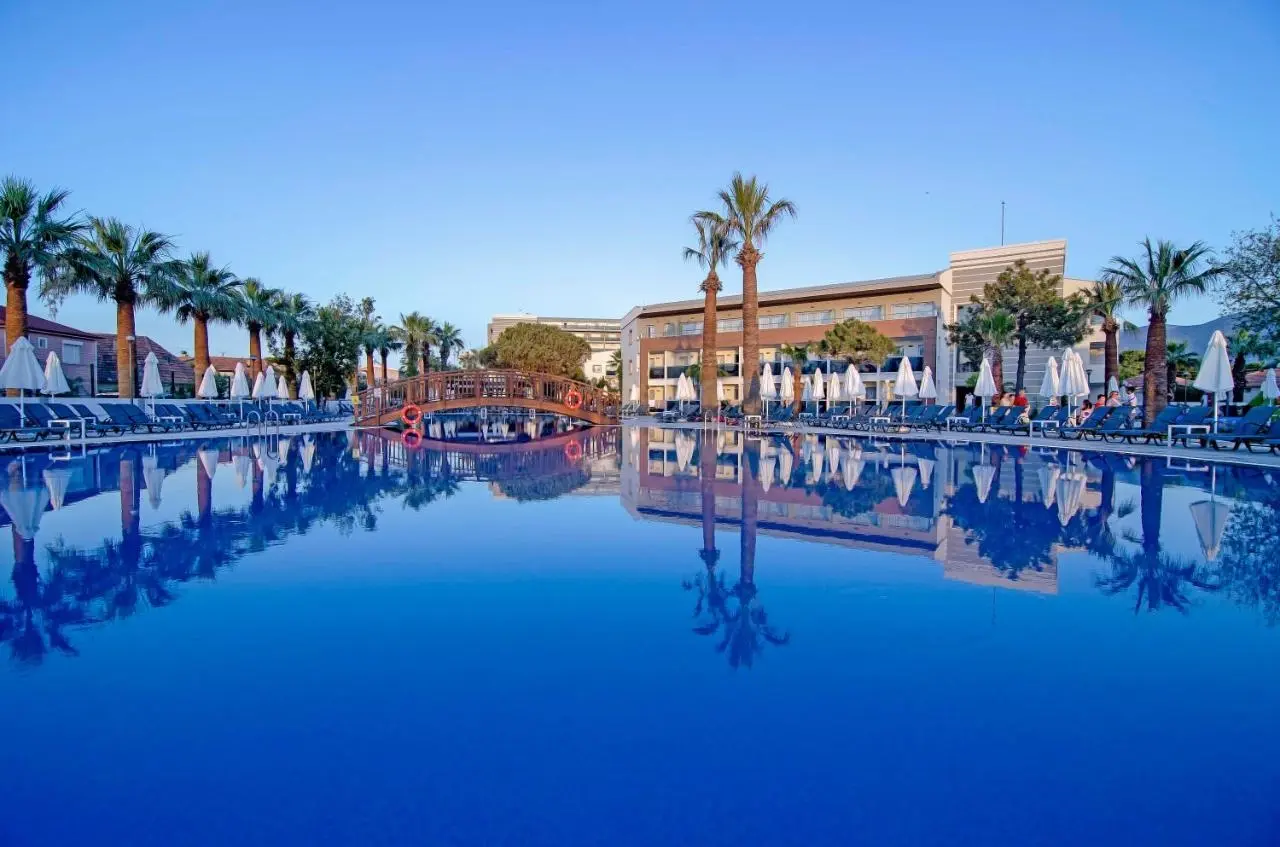 Palm Wings Beach Resort & Spa Kusadasi gallery image 2