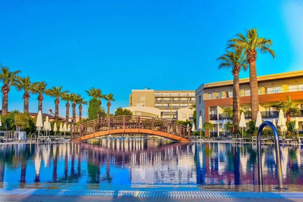 Palm Wings Beach Resort & Spa Kusadasi gallery image 4