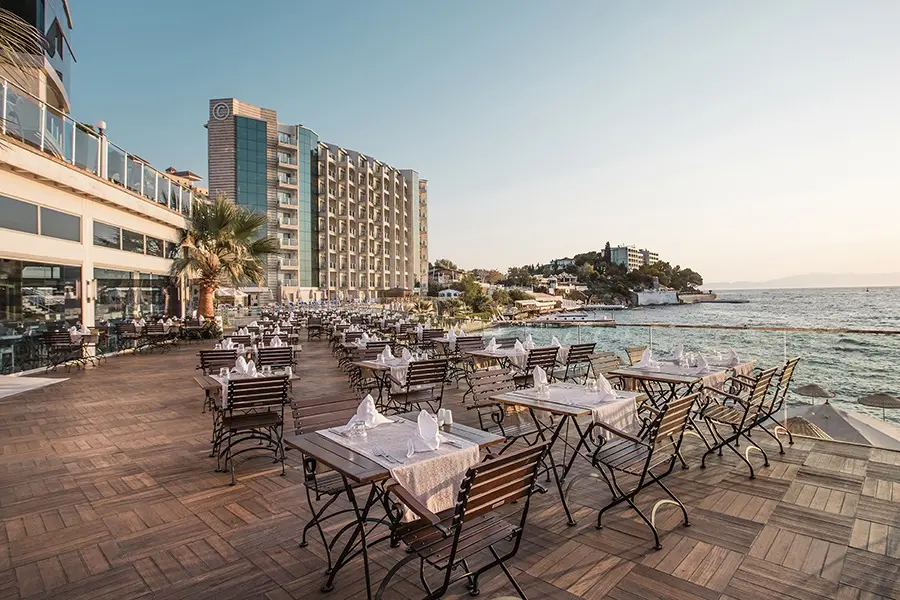 Charisma De Luxe Hotel