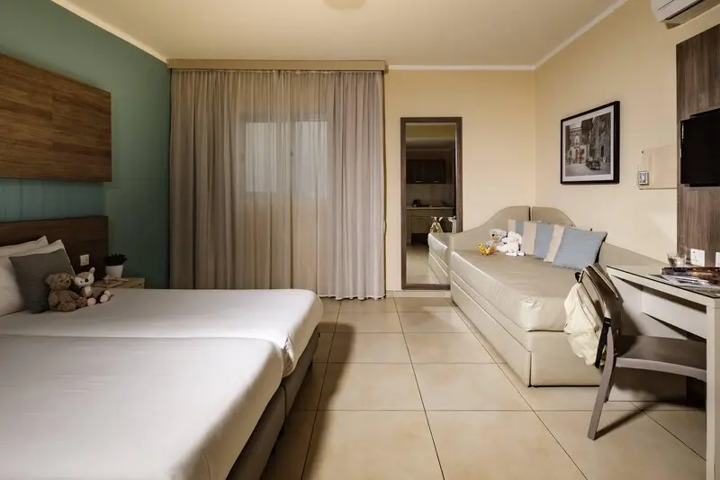 115 The Strand Hotel & Suites gallery image 22