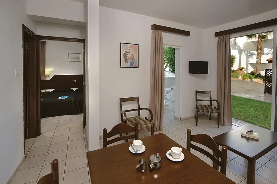 Petrosana Hotel Apartments gallery image 1