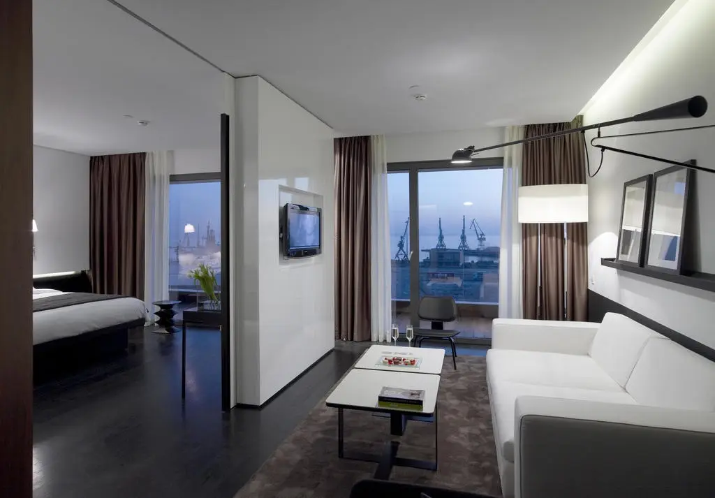 The Met Hotel gallery image 13