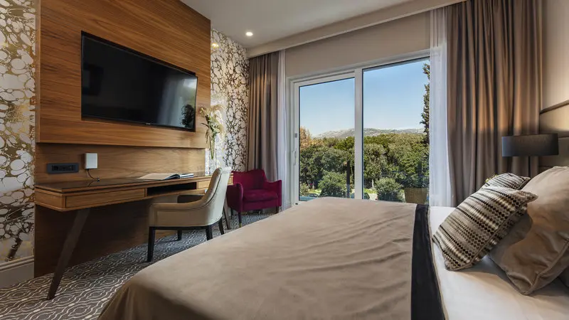 Royal Ariston Hotel gallery image 9