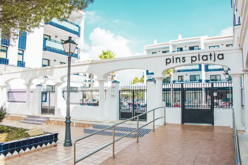 Pins Platja Apartments gallery image 10