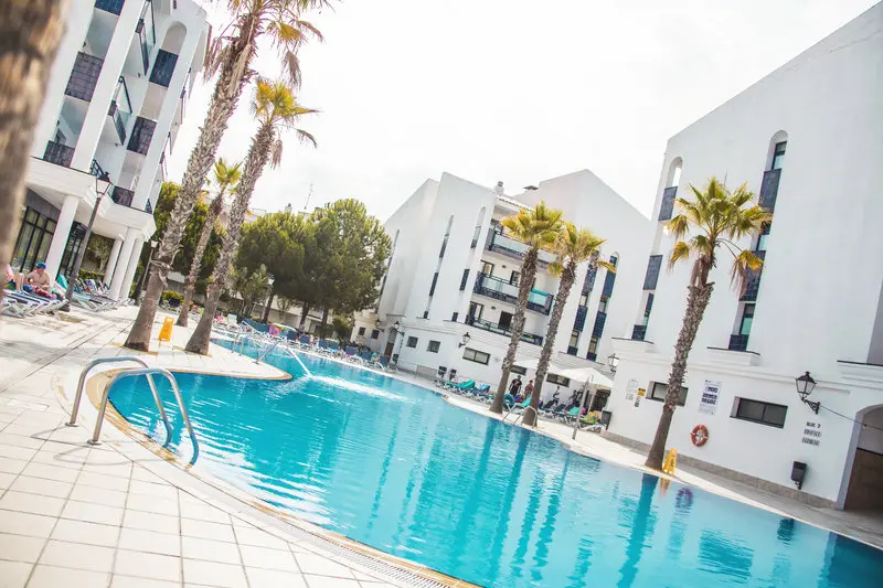Pins Platja Apartments gallery image 3