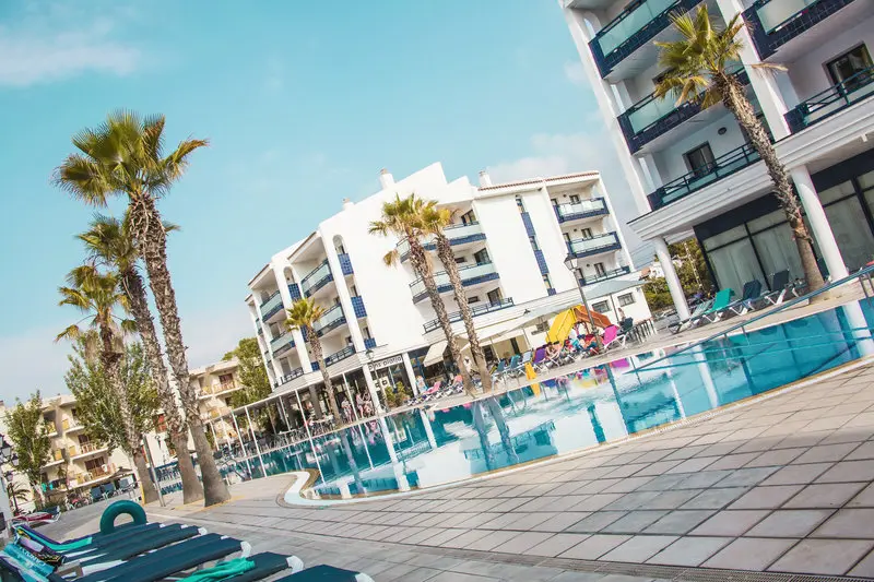 Pins Platja Apartments gallery image 4