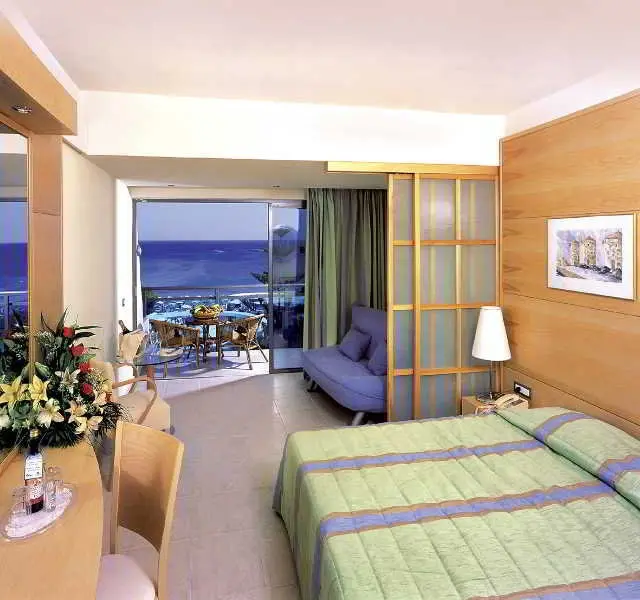 Calypso Beach gallery image 8