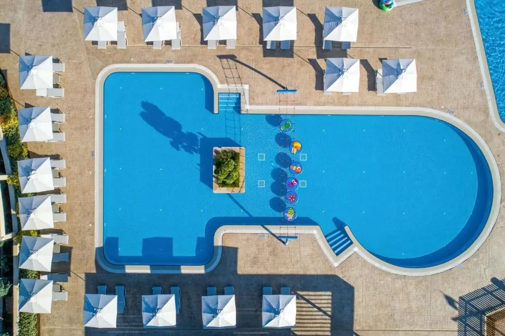 Amada Colossos Resort gallery image 8