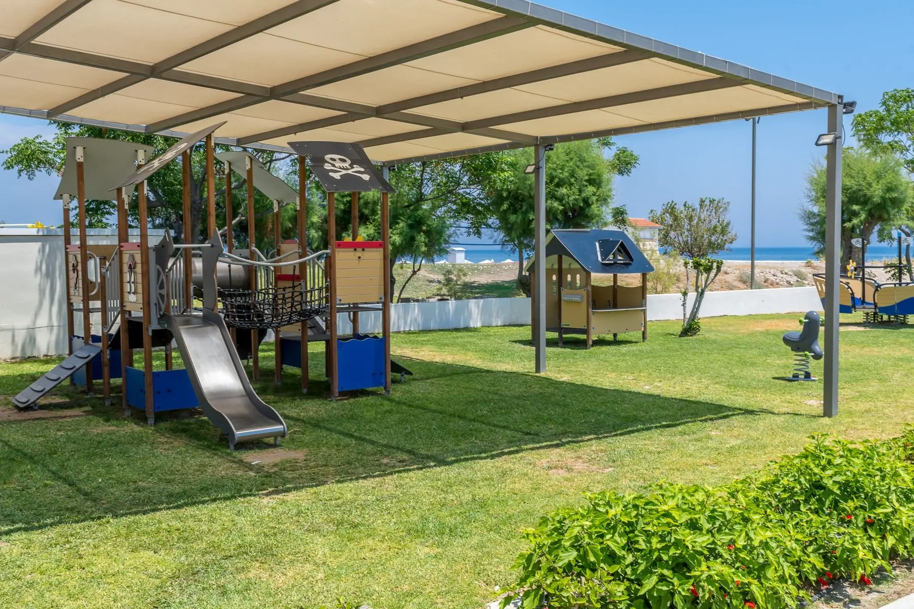 Apollo Beach Hotel gallery image 4