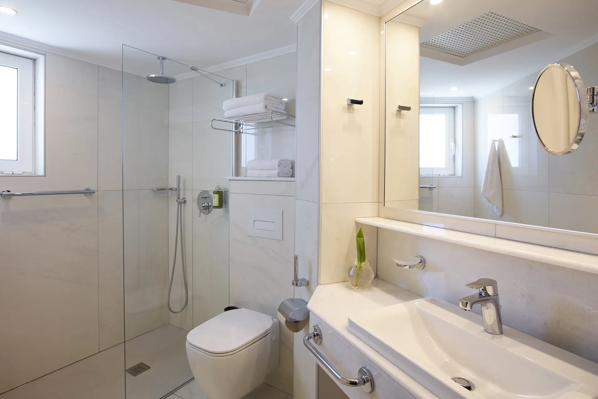 Apollo Beach Hotel gallery image 9