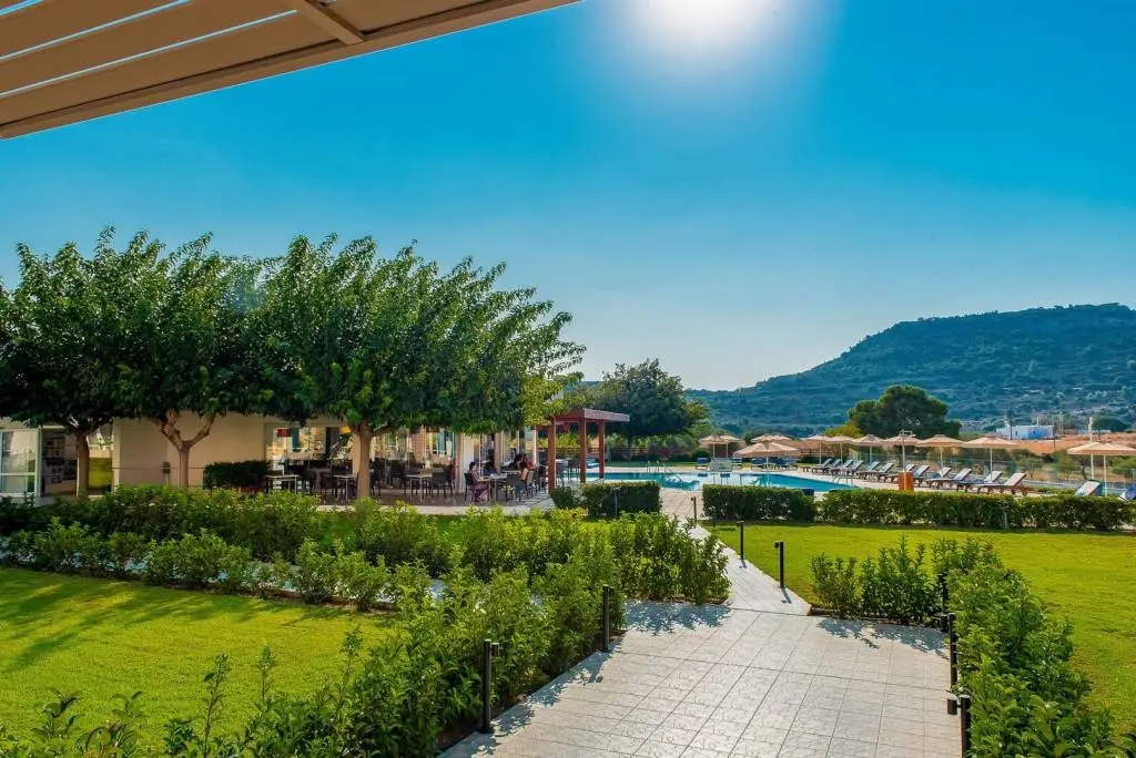 Zoes Hotel gallery image 4