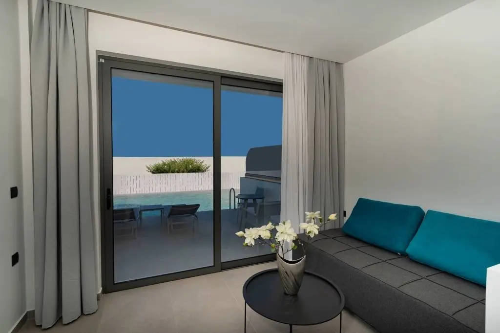 Zoes Hotel gallery image 7