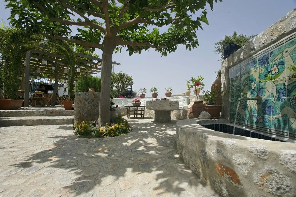 Melenos Suites gallery image 2