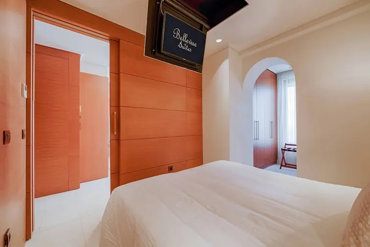 Bellevue Suites gallery image 30