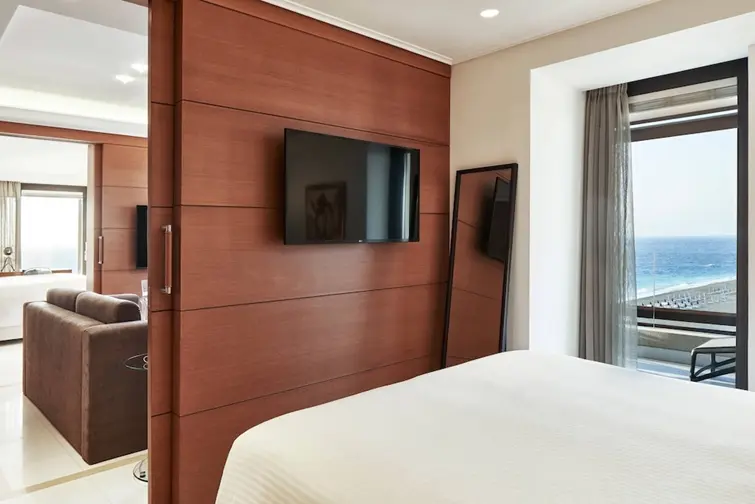 Bellevue Suites gallery image 7
