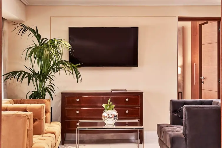 Bellevue Suites gallery image 9