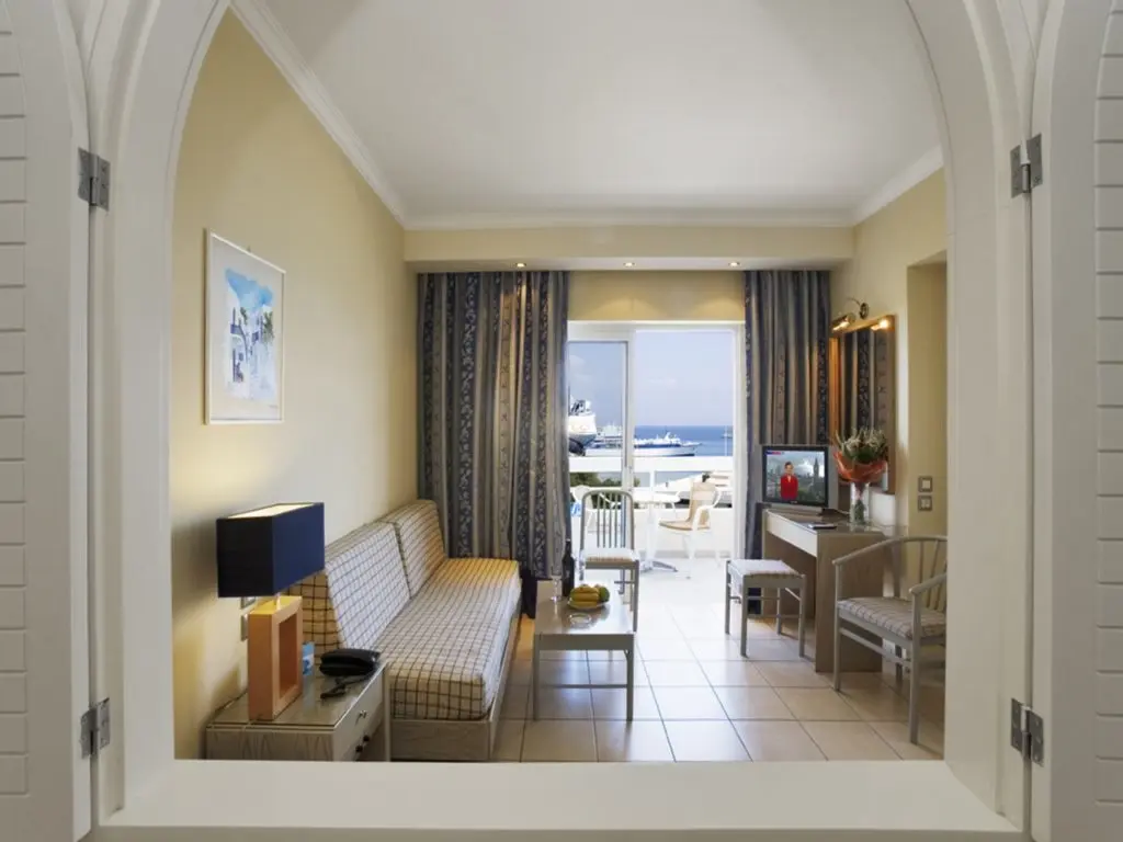 Athineon Hotel gallery image 6