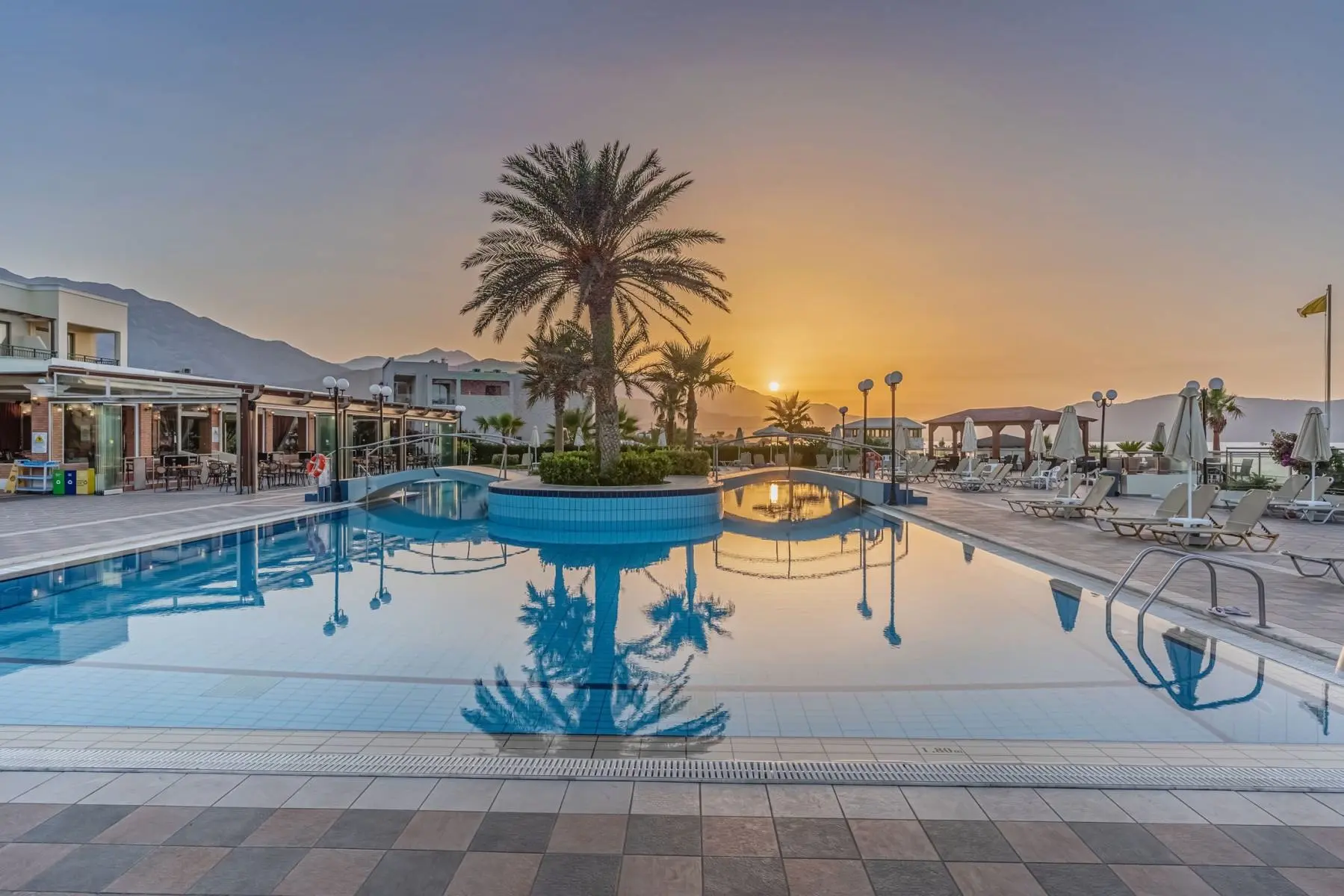 Hydramis Palace Beach Resort gallery image 1