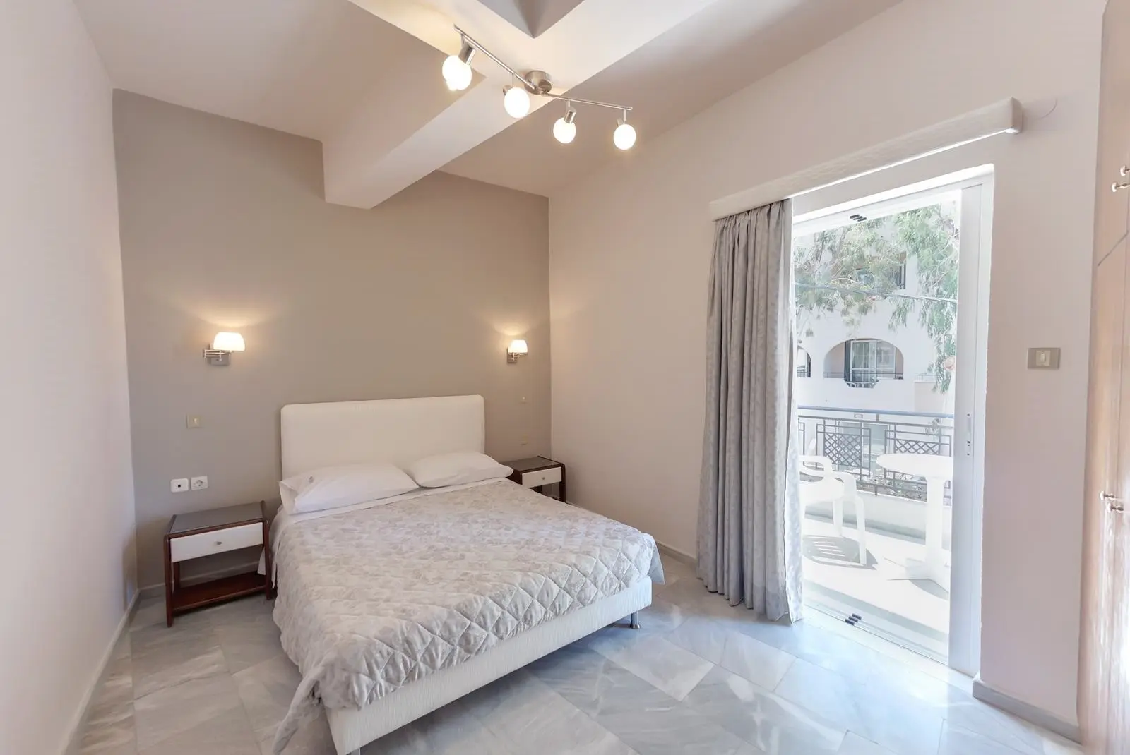 Tarra Apartments gallery image 7