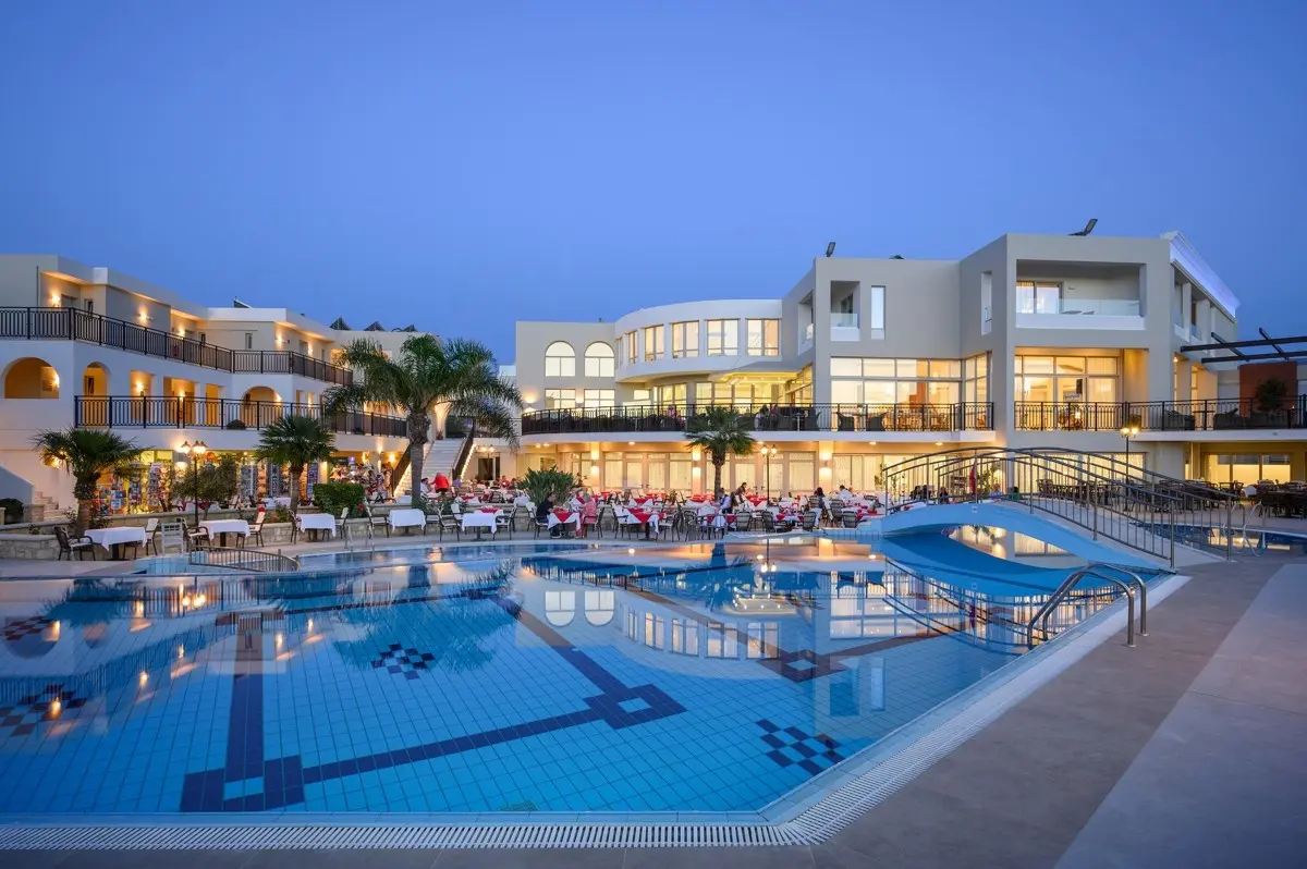 Vantaris Beach Hotel gallery image 1
