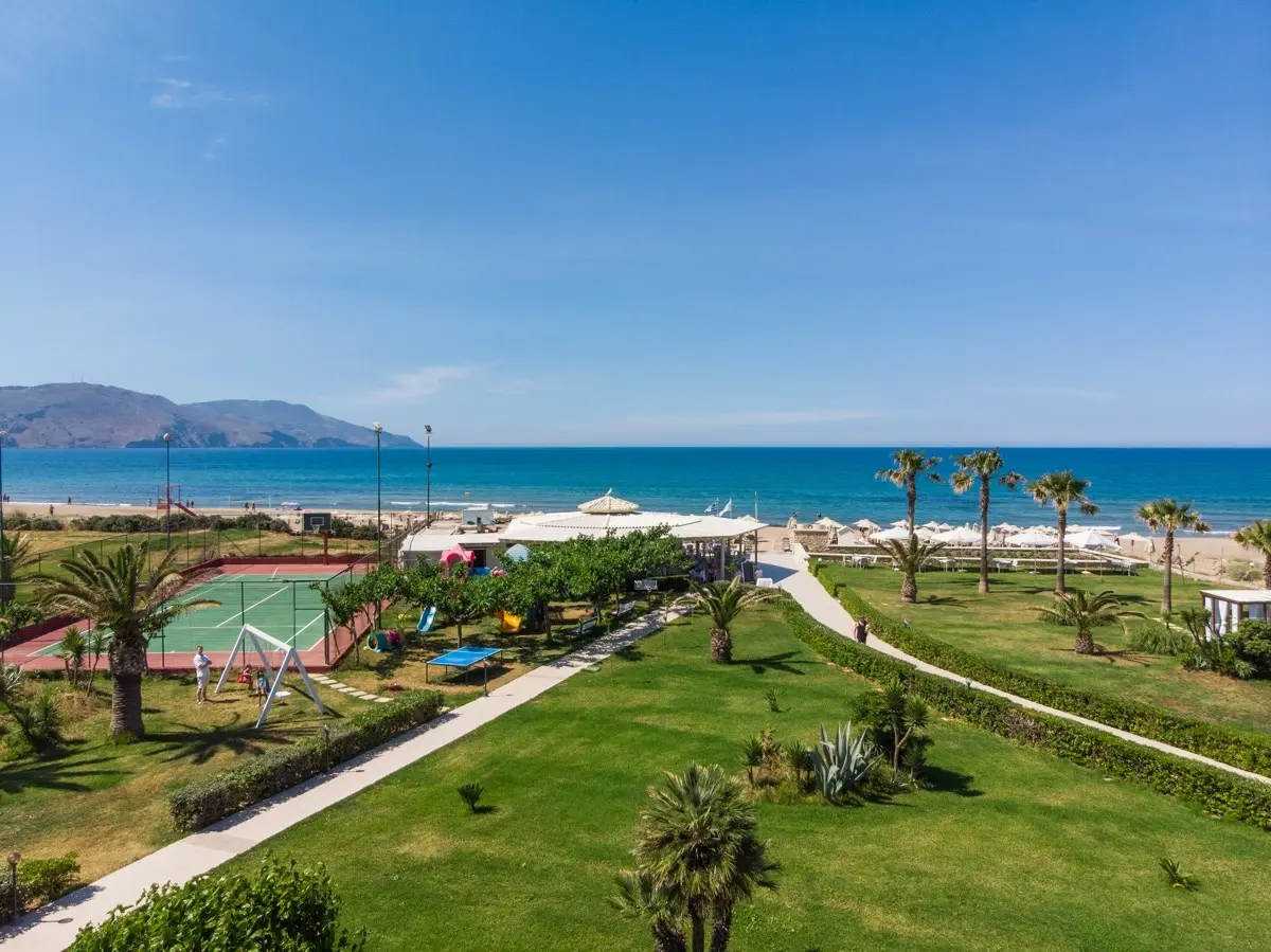 Vantaris Beach Hotel gallery image 2