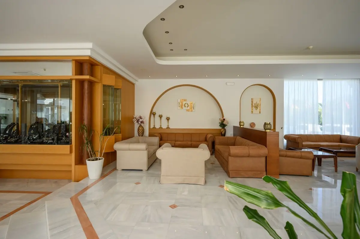 Vantaris Beach Hotel gallery image 9