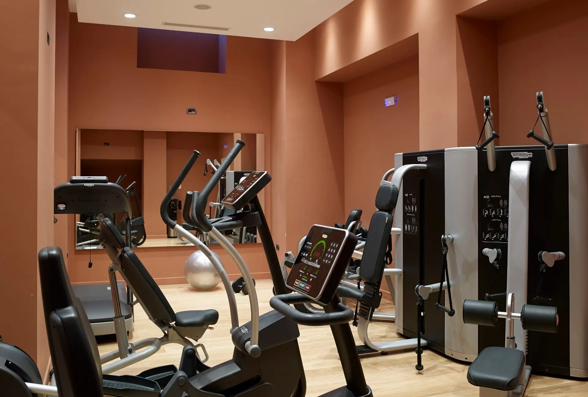 Samaria Hotel gallery image 9