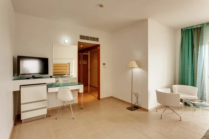Leonardo Cypria Bay Hotel gallery image 7