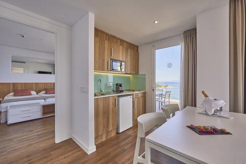 Ponent Mar Apartments gallery image 9