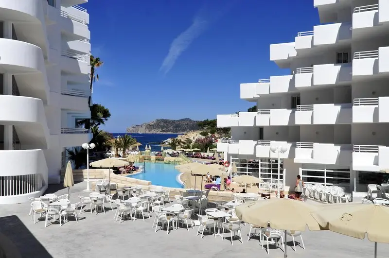 Fergus Style Cala Blanca Suites gallery image 27
