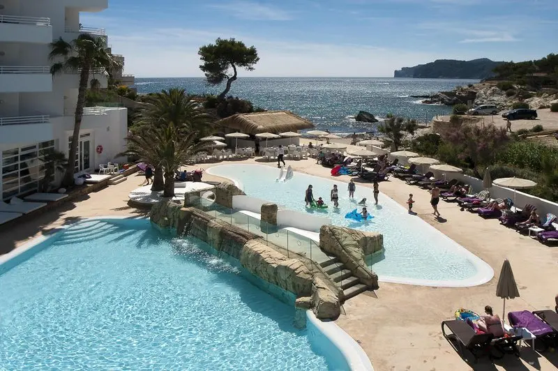 Fergus Style Cala Blanca Suites gallery image 11