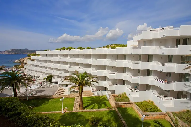 Fergus Style Cala Blanca Suites gallery image 17