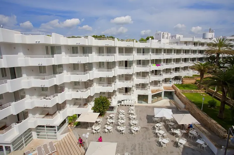 Fergus Style Cala Blanca Suites gallery image 19