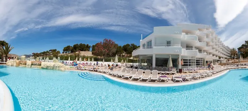 Fergus Style Cala Blanca Suites gallery image 3